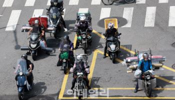 "직매입 대신 동네매장 입점"…퀵커머스 상생해법 될까