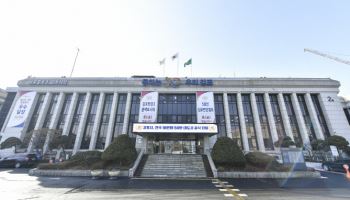 ‘직권남용 혐의’ 김병수 시장 피소, 市측 “정당”VS고소인 “불법”