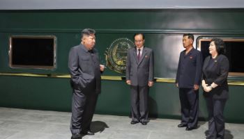 김정은 건강상태 철저히 숨기는 北…전용화장실까지 동원