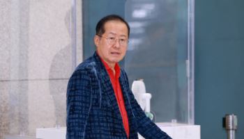 "'홍카콜라' 다시 시작"…홍준표, 정치 재개 "하늘문 열기 어렵네"