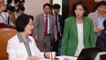 나경원 “초선 가만히 있어” 호통에 법사위 난장판 “나빠루”