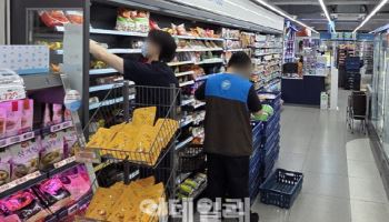가격인하 하나둘 나오는데…실적악화 식품회사들 "속 타들어가"