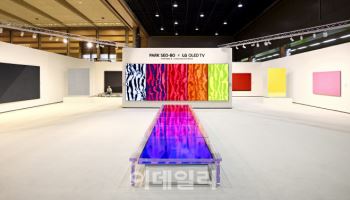 LG전자, 올레드 TV로 '단색화 거장' 미디어아트 전시