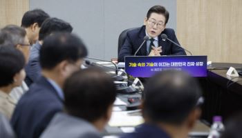 李대통령, 강소기업 찾아 “역량 있는 제조업 성장 지원할 것”