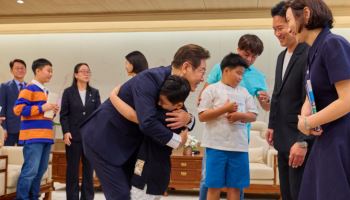 李대통령, 손편지 어린이 초청…“꿈 꼭 이루길” 덕담