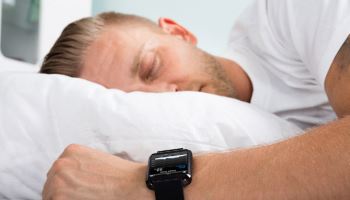 ‘잘 자야 한다’는 압박, 오히려 불면증을 부른다?