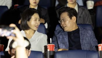 李대통령 “박찬욱 감독 작품 베니스 진출, 위상 높였다’”