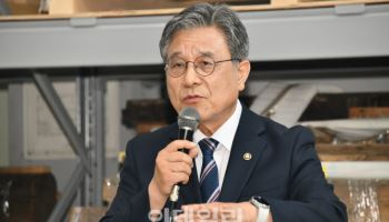 고궁 야간개방 확대하고 '경복궁 플래그십 스토어' 만든다