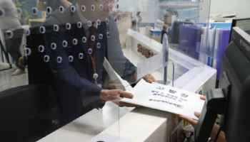 “우리 애 폰 없어서 죽으면 책임질거냐”…진상 학부모, 결국