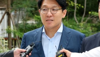 "오해·억측" 김상민 전 검사, 이우환 그림 공천청탁 의혹 부인