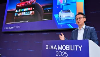 "차 안을 거실로"…LG전자, SDV 혁신 가세[IAA2025]