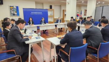 외교장관, 美주재 기업인 간담회…"美 재입국 불이익 없도록 노력"