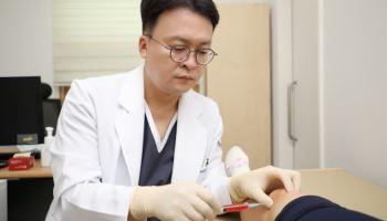 무릎 관절염에 '자가혈소판 풍부혈장 관절강내 주사'가 도움
