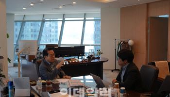 "해운특구 지정해 인센티브 주면 해운사들 부산 이전 가능"