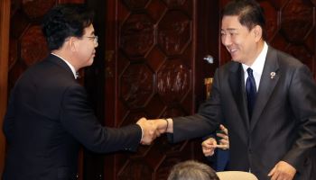 여야 특검법 합의 ‘삐걱’…민주당 내부 반발로 이행 불투명