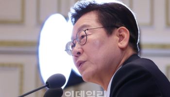 李대통령 “통일 앞서 평화 구축이 우선…北, 현실은 냉담·적대적”