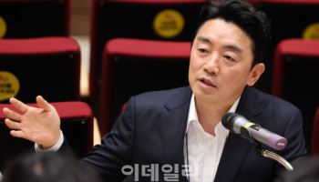 美 구금 근로자 316명 오늘 귀국…강훈식 비서실장, 현장서 영접