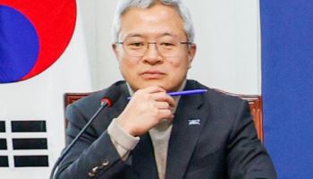 '조국당 성폭력' 가해자 지목 前수석대변인 "성추행·희롱 없었다"