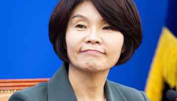 與 "기재부·금융위 개편안, 합의 안되면 패스트트랙 지정"