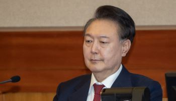 "히틀러의 재림" 尹 측, 대법원장 사퇴 요구 맹비난