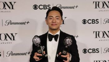 '어쩌면 해피엔딩' 박천휴 작가, '아시아게임체인저' 수상 영예