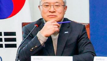 '조국혁신당 성비위' 전 대변인, 검찰 송치