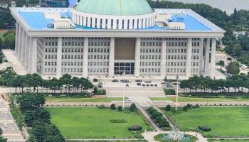 '근로자의 날→노동절' 바뀌나…환노위 소위서 관련법 처리