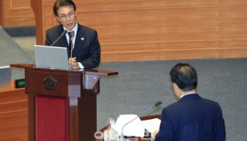 여야, 연이틀 대정부질문 난타전…관세·美구금사태 두고 격돌