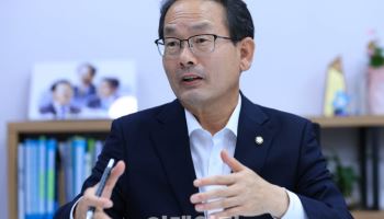 "100조 첨단전략산업기금 설치 뿌듯…금융조직개편안은 野 설득해 나갈 것"