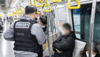"지금 뭐하세요?"…지하철 순찰 늘리자, 112 신고 '뚝'