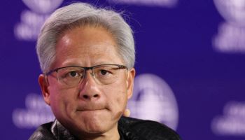“중국, 엔비디아 AI 칩 구매 금지”…젠슨황 “실망스럽다”(종합)