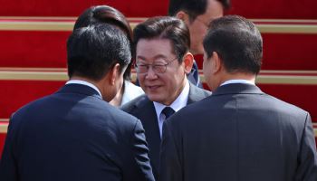李대통령 “미국 요구 수용 땐 한국은 외환위기 재연”