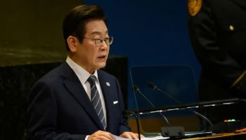 트럼프 “이민 큰 문제” vs 이재명 “동등한 존중”…외신, 정반대 발언 주목