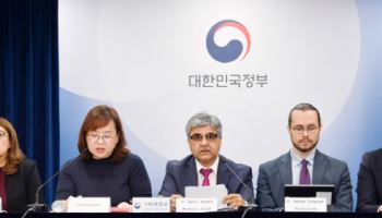 IMF, 올해 韓성장률 0.9%…“연금 등 구조개혁 시급”(종합)