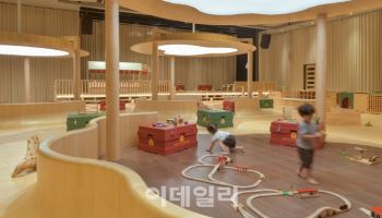 백화점 한층을 놀이공간으로…현대百, 日 도쿄장난감미술관 팝업 오픈