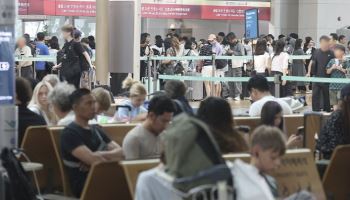 "유럽 입국 혼잡 예상"…한국인들 공항 대기시간 길어지는 이유