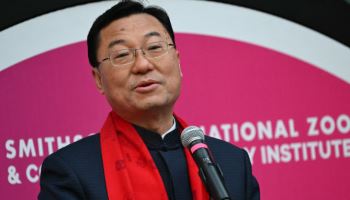 주미 중국대사 트럼프 비판…“미국은 문닫고 중국은 개방”