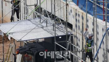 "건설경기, 수주·착공물량 회복세 없다면 내년도 침체"