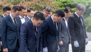 한화 방산3사, 국군의 날 맞아 현충원 공동 참배