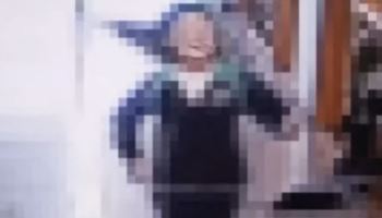 “누가 화장실 훔쳐봤다”던 여중생, CCTV 봤더니 웃고 있었다