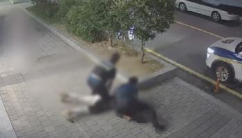 "경찰관이 말다툼 도중 체포"…신고자 갈비뼈 골절