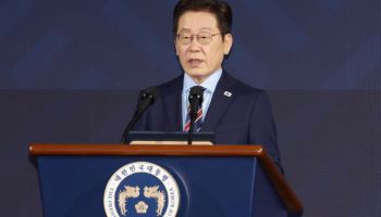 李대통령 지지율 57%…민주 41%·국힘 22% 