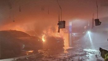 충전 중이던 벤츠 전기차 화재…추석 전날 아파트 주민 대피