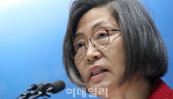 "이재명 두 아들 군 면제"…대선 때 허위글 올린 이수정 송치