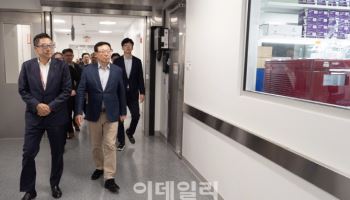 신동빈 "美시러큐스 바이오 캠퍼스, 그룹 성장 이끌 것"