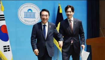 막말 공방 속 사과 주고받은 여야 대변인