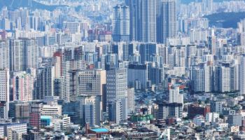 집값 오르는데 환율마저…한은, 연내 기준금리 인하도 '글쎄'
