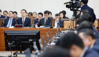 “OECD엔 공공기관장·대통령 임기 맞춘 국가 없다”