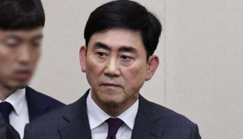 슈링크플레이션 논란에…송종화 교촌 대표, 국감서 뭇매