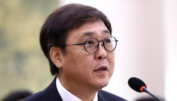 최휘영 “월드컵경기장에 잔디보호 매트 도입…서울시와 협의”